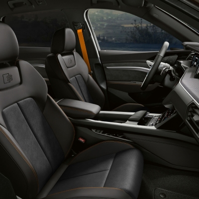 The interior of the Audi e-tron 55